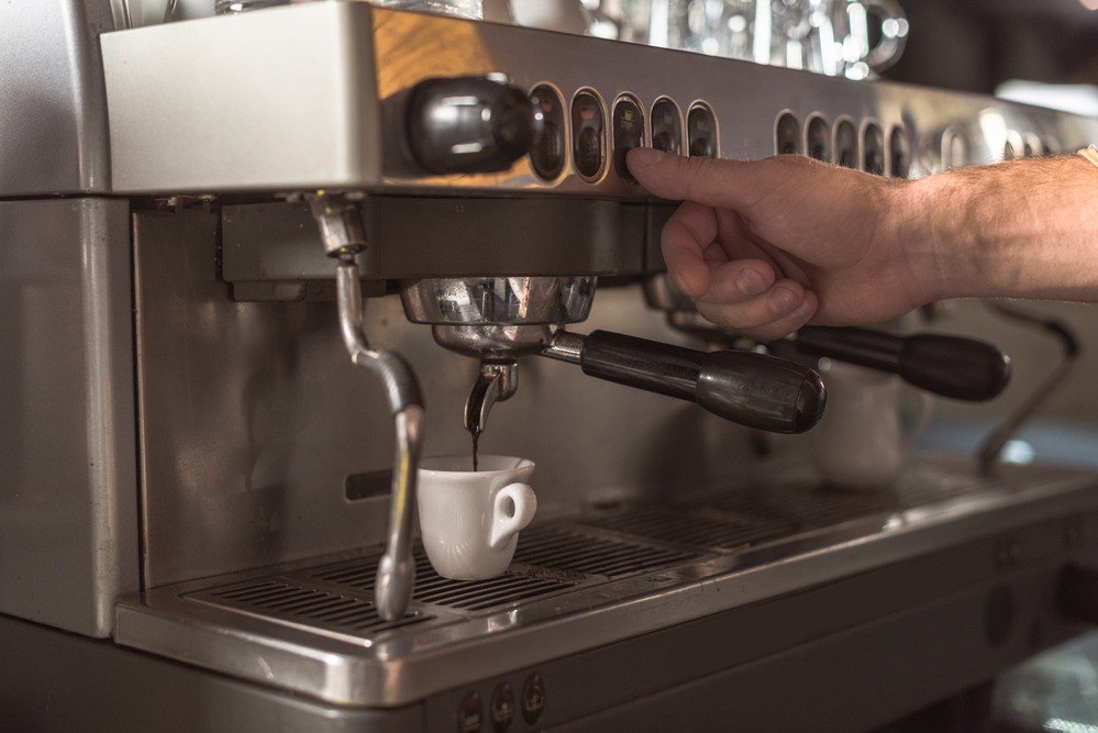 Czar Poranka : Odkrywamy Uroki Kawy – Od Nasadzenia przez Proces Palenia aż po Twoją Filiżankę Pełną Smaku.